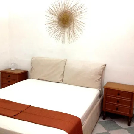 With 2 Bedrooms In With Furnished Balcony 300 M From The Beach Apartment *