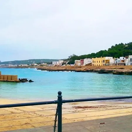 With 2 Bedrooms In With Furnished Balcony 300 M From The Beach Apartment Gallipoli